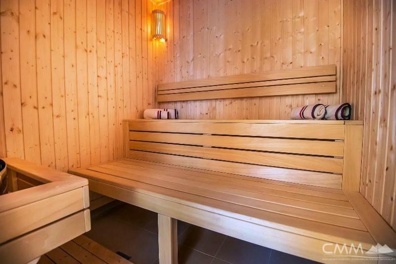 Luxury 1 Bedroom Apartment With Cozy Garden D2-2 In Morinj Kotor Exterior photo